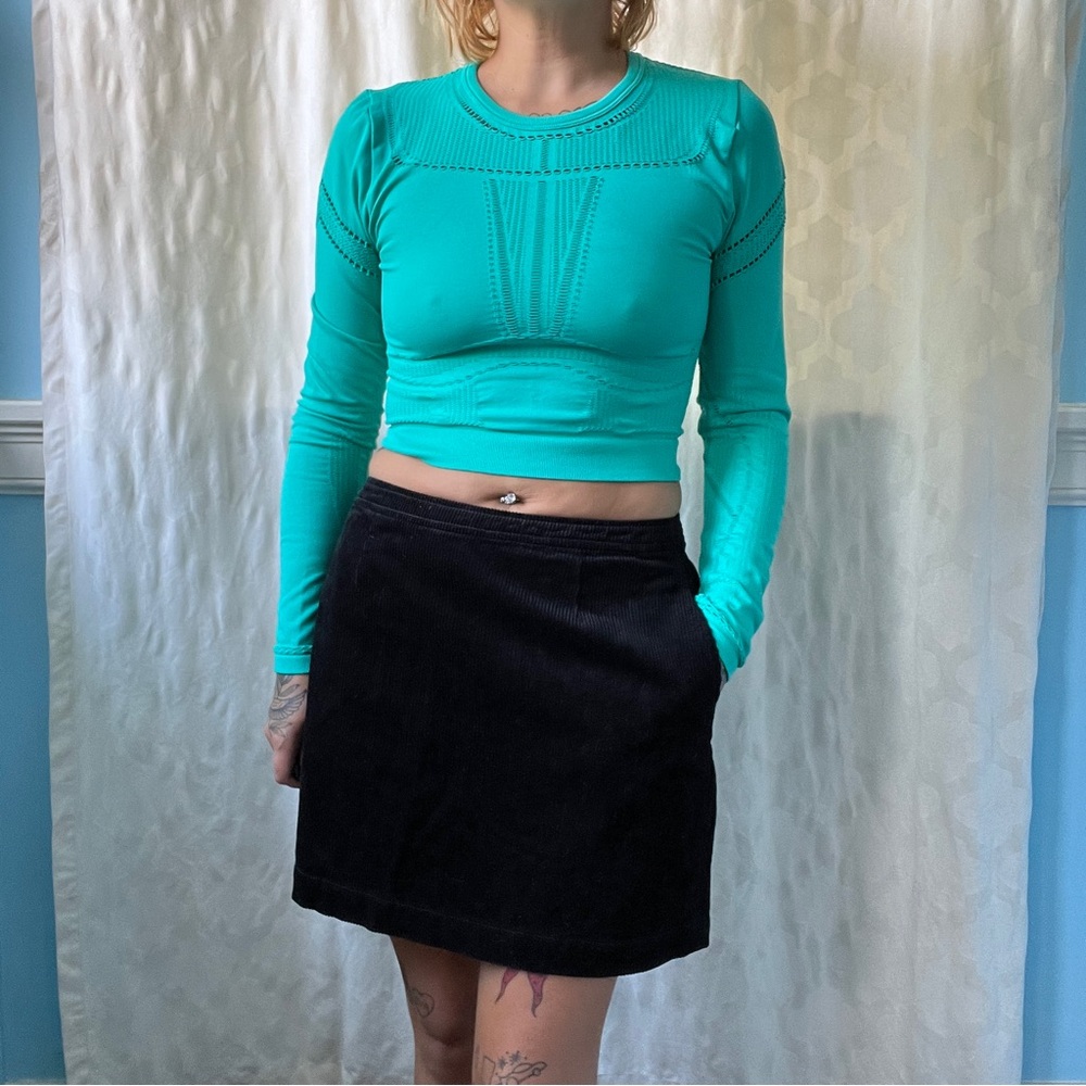 fabletics nwt teal athletic crop top long sleeve size medium